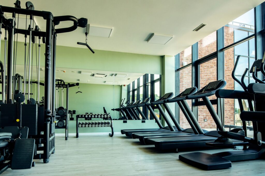maquinaria-para-un-gimnasio