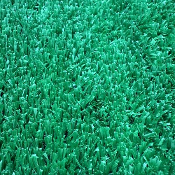 Césped artificial verde de 10 mm - Imagen 2