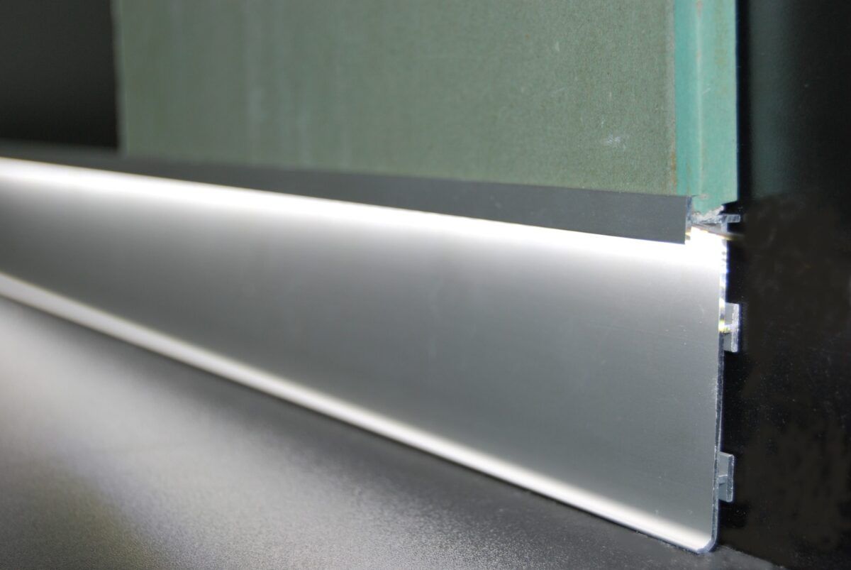Rodapiés de aluminio pladur 70 x 13 mm